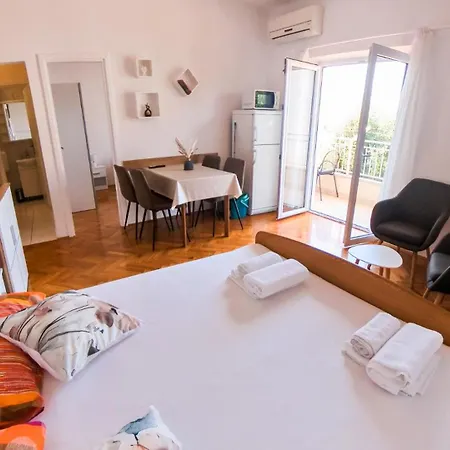 Apartment Huanita Promajna Exterior photo
