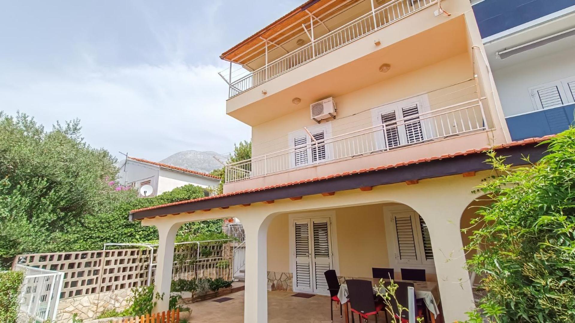 Huanita Apartment